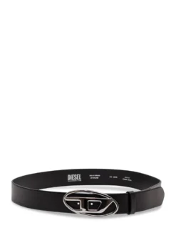 Belt with oval metal buckle