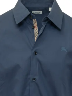 Camicia a Manica Lunga con Colletto Classico e Bottoni