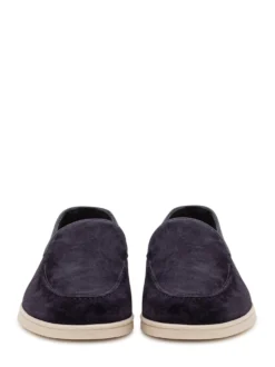 Loafer with Apron Toe and Rounded Tip