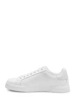 Low-Top Sneaker