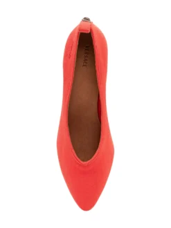Pump with Pointed Toe and Mid Heel
