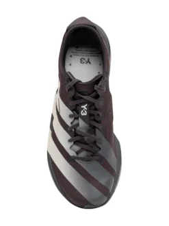 Running sneakers with dynamic design