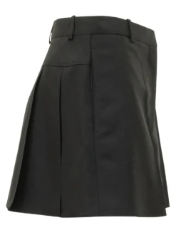 Shorts with Back Pleats