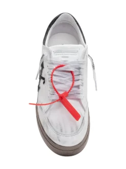 Vulcanic Low Sneakers